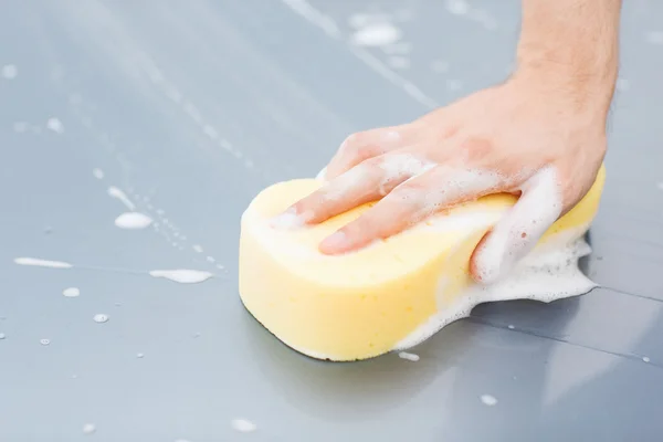 Man washing a car — Stock Photo, Image