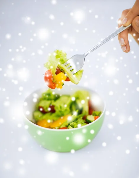 Bowl of salad with vegetables — Stock Photo, Image