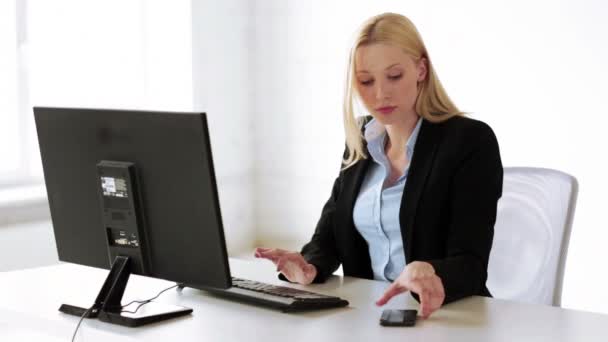 Footage of attractive office worker — Stock Video