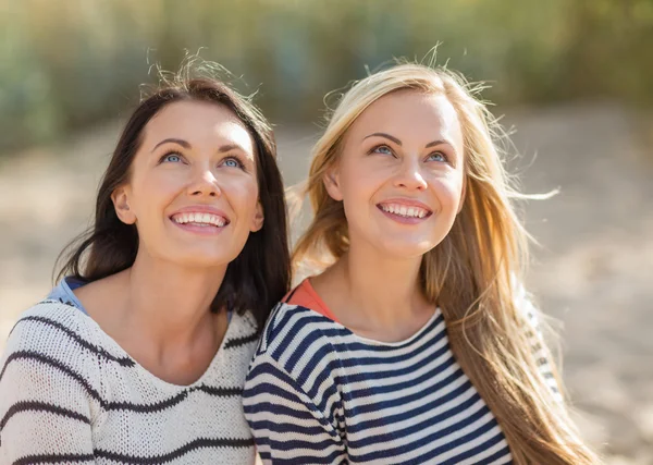 Beautiful teenage girls or young women having fun — Stock Photo, Image