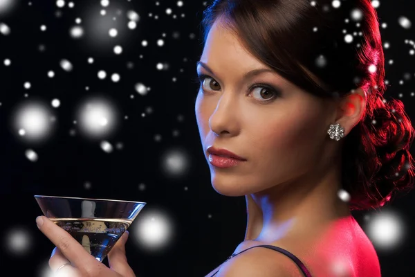 Donna con cocktail — Foto Stock