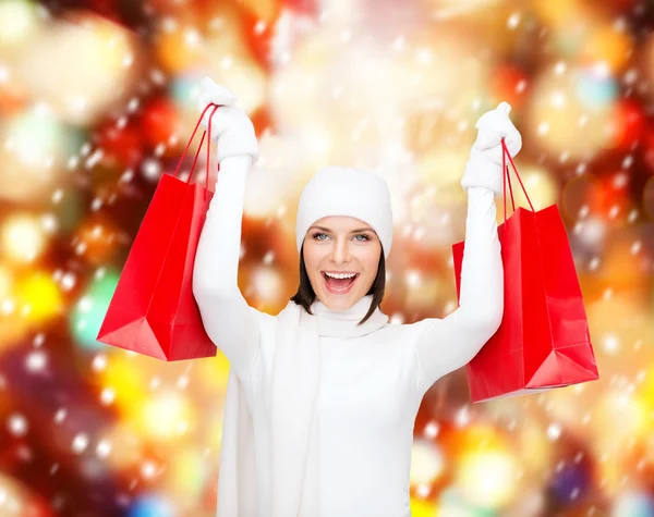 Foto de mujer feliz con bolsas de compras — Foto de Stock