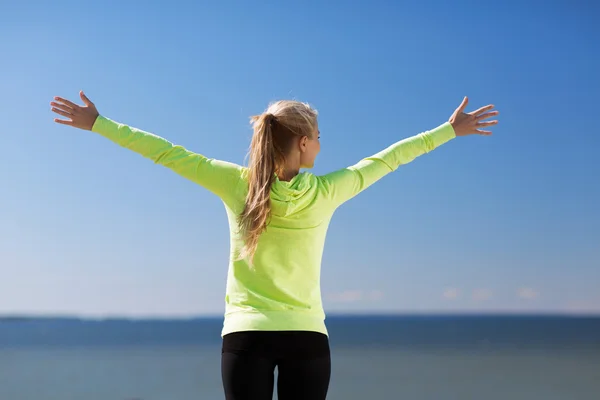 Vrouw doen buiten sport — Stockfoto