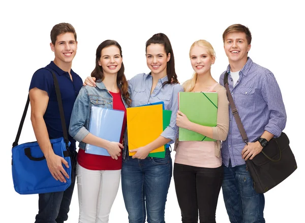 Grupp leende studenter står — Stockfoto