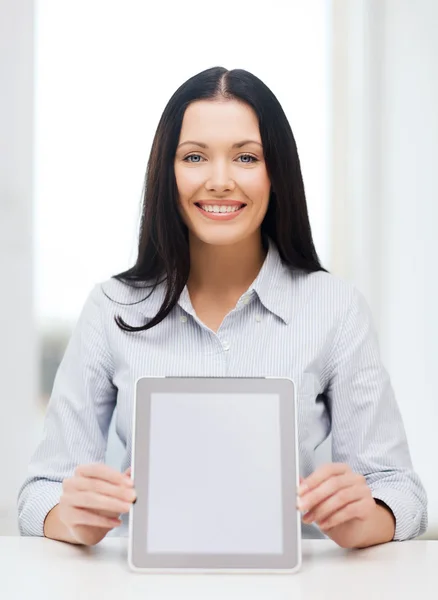 Empresária ou estudante com computador tablet pc — Fotografia de Stock