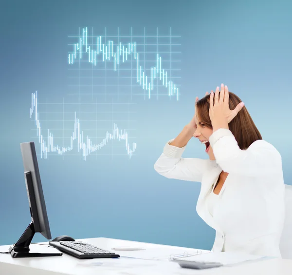 Stressad kvinna med dator — Stockfoto