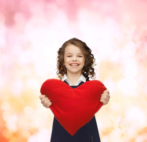 Bella ragazza con grande cuore — Foto Stock