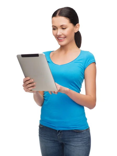 Menina sorridente com tablet pc computador — Fotografia de Stock