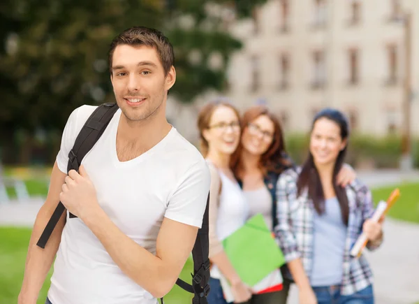 Cestování studentů s batohem — Stock fotografie