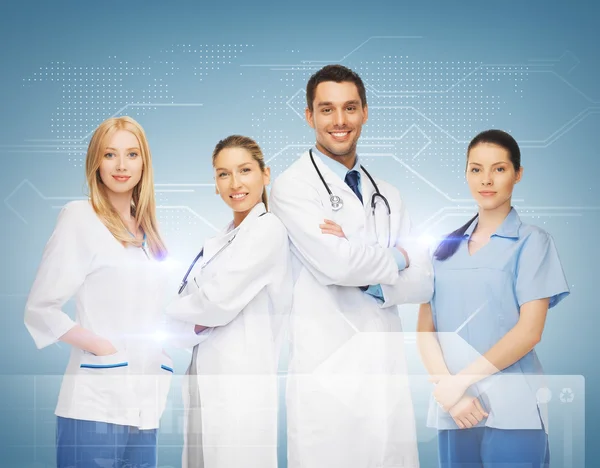 Junges Team oder Gruppe von Ärzten — Stockfoto