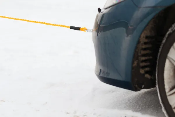Closeup of towed car with towing rope — Stock Photo, Image