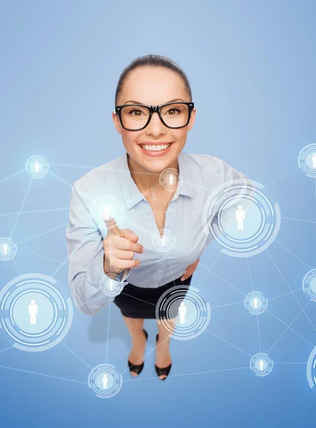 Mujer de negocios sonriente con el dedo en alto —  Fotos de Stock