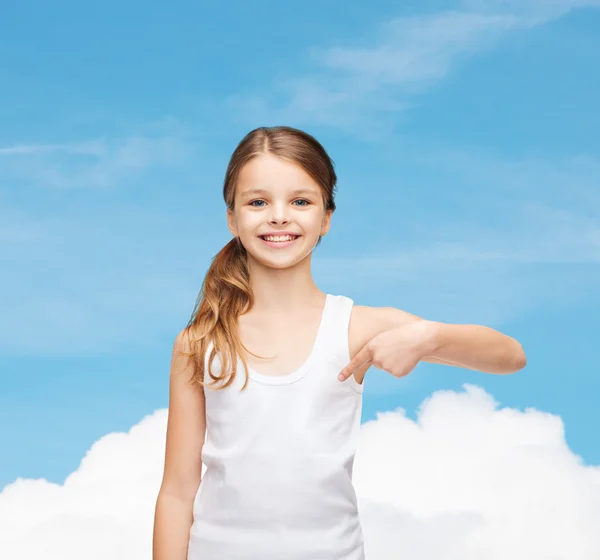 Smiling teenage girl in blank white shirt — Stock Photo, Image