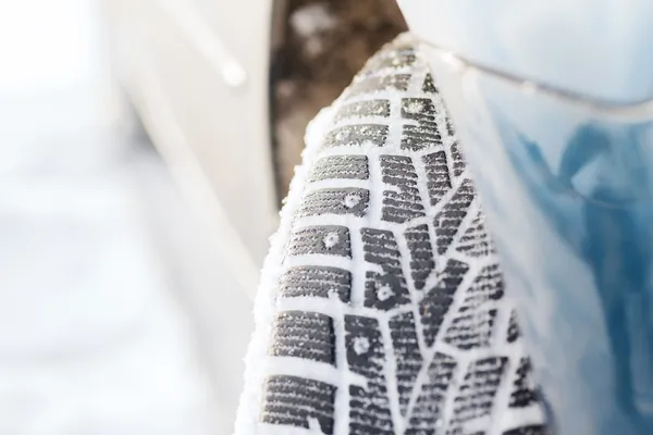 Close-up van auto winter band — Stockfoto