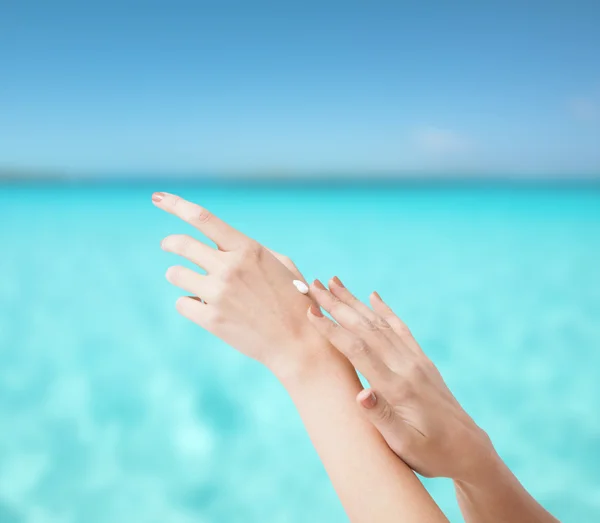 Female soft skin hands — Stock Photo, Image