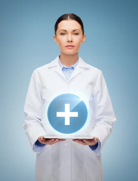 Médico femenino sin estetoscopio y tableta pc — Foto de Stock