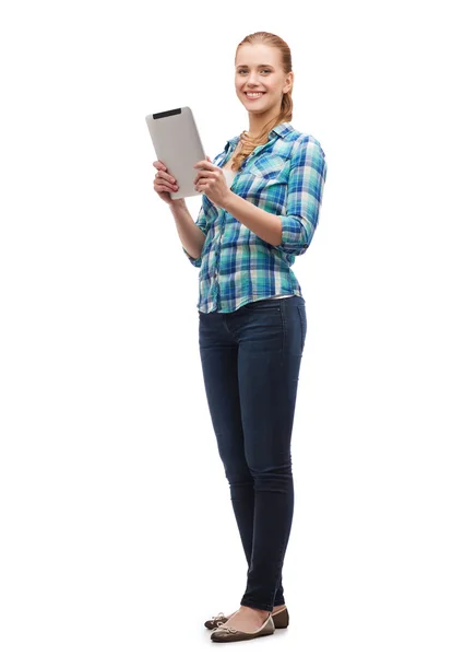 Ragazza sorridente con computer tablet pc — Foto Stock