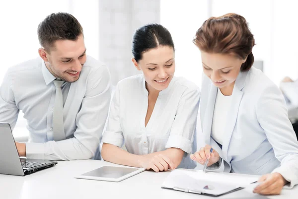 Business team working in office — Stock Photo, Image