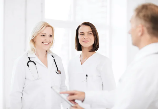 Médicos en una reunión —  Fotos de Stock