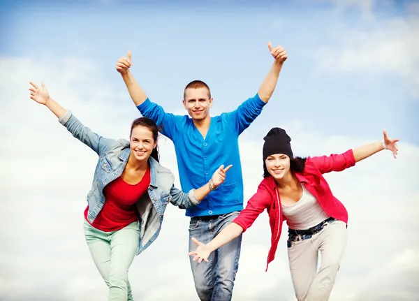 Group of teenagers dancing — Stock Photo, Image