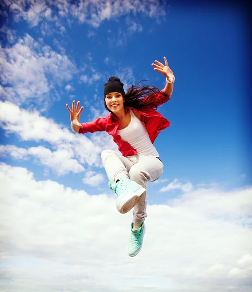 Bella ragazza che balla saltando — Foto Stock