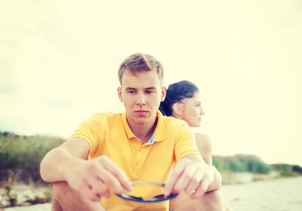 Stressed couple outside — Stock Photo, Image