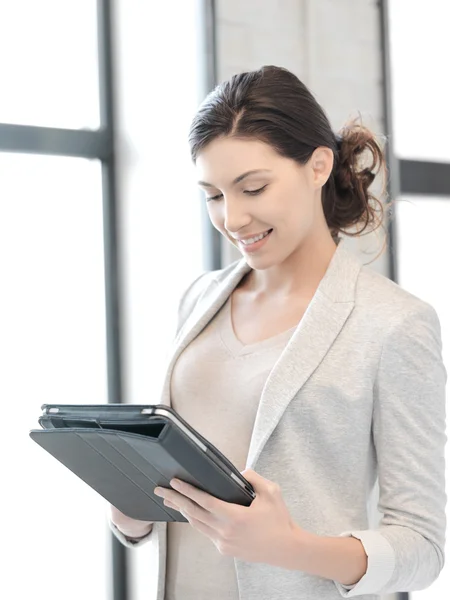 Boldog nő, tabletta pc számítógép — Stock Fotó