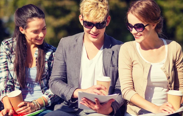 Group of students or teenagers hanging out — Stock Photo, Image