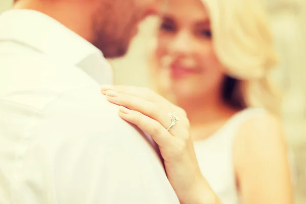 Romantic man proposing to beautiful woman — Stock Photo, Image