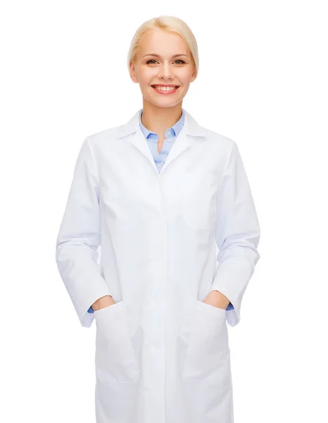 Sorridente medico femminile — Foto Stock