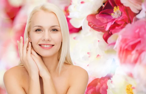 Cara y manos de mujer feliz — Foto de Stock