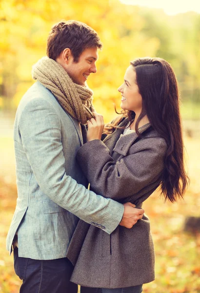 Romantic couple in the autumn park — Stock Photo, Image