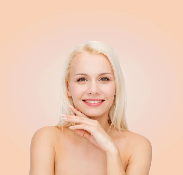 Face and hands of beautiful woman — Stock Photo, Image