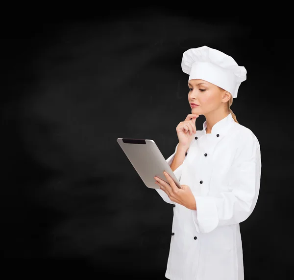 Chef femme souriante avec tablette PC — Photo