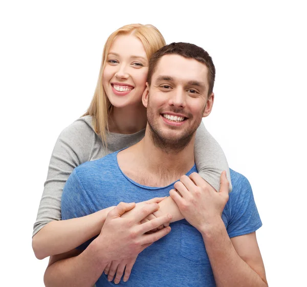 Abraço de casal sorridente — Fotografia de Stock