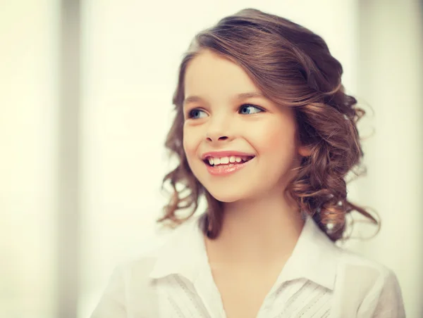 Menina em casa — Fotografia de Stock