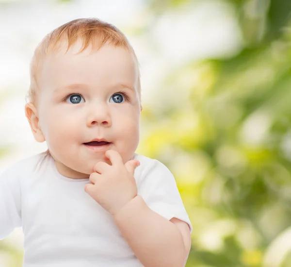 Piccolo bambino sorridente — Foto Stock