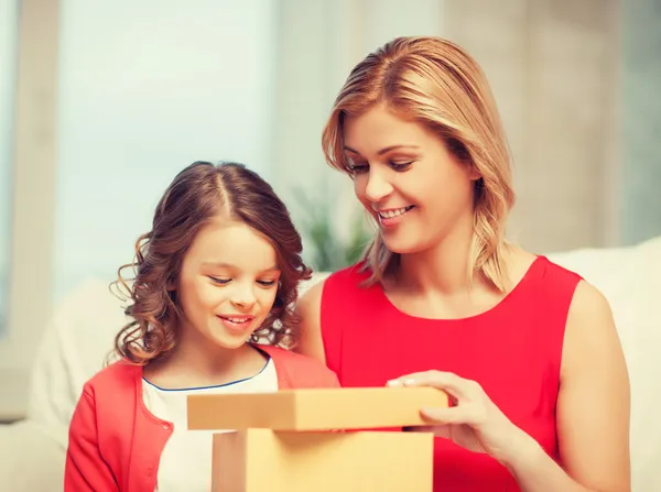 Mutter und Tochter — Stockfoto