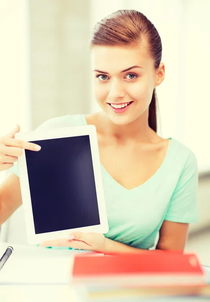 Menina estudante sorrindo com tablet pc — Fotografia de Stock