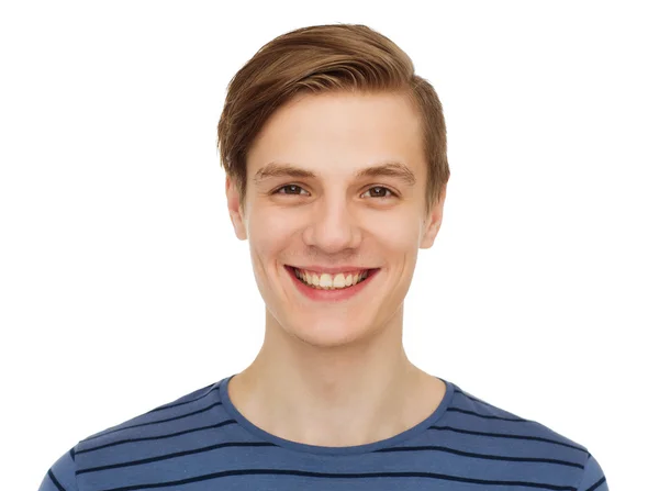 Ragazzo adolescente sorridente — Foto Stock