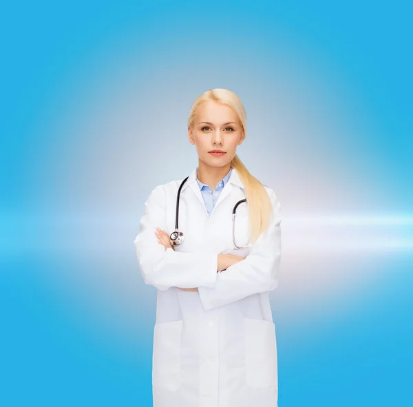 Poważne kobiece kobieta lekarz stetoskop — Zdjęcie stockowe