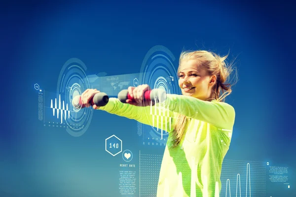 Deportiva mujer con pesas de luz al aire libre — Foto de Stock