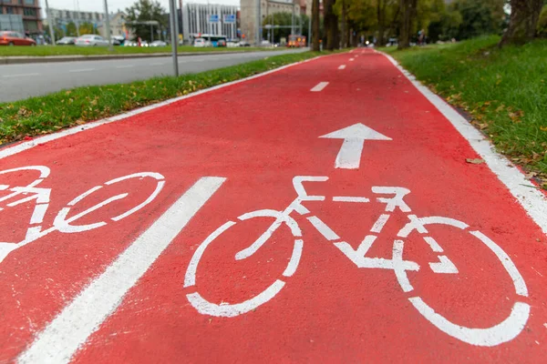 单车径或有单车标志的红色道路 — 图库照片