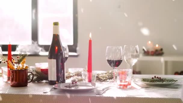 Stůl sloužící pro vánoční večírek doma — Stock video