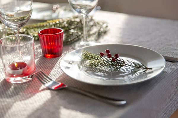 Julbord med middagsbjudning hemma — Stockfoto