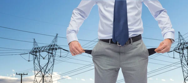 Close up de homem de negócios mostrando bolsos vazios — Fotografia de Stock