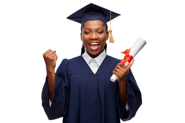 Feliz estudiante de posgrado con diploma —  Fotos de Stock