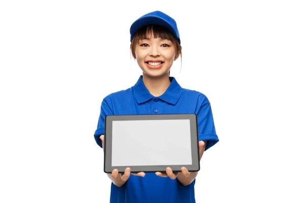 Feliz mujer entrega sonriente con Tablet PC — Foto de Stock