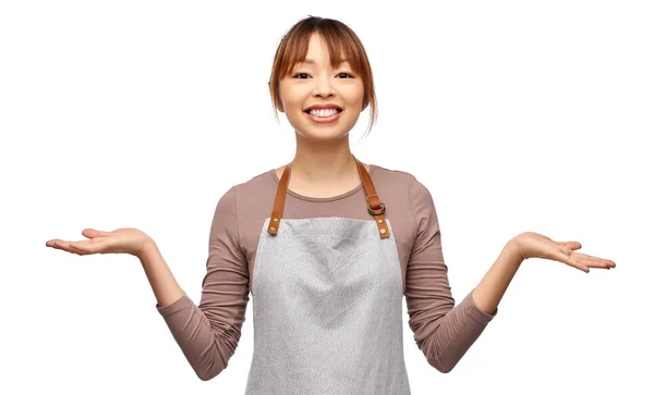 Glücklich lächelnde Frau, Köchin oder Kellnerin — Stockfoto