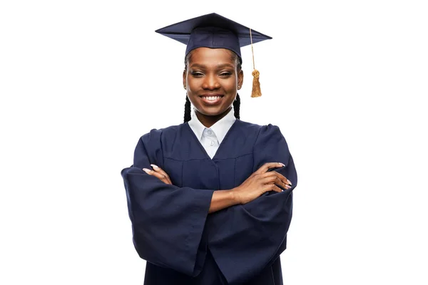 Boldog női diplomás hallgató mortarboard — Stock Fotó